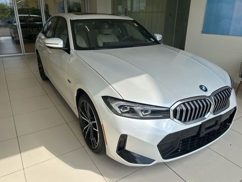 Used 2023 BMW 330e xDrive w/ M Sport Package image 17