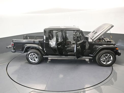 Used 2024 Jeep Gladiator Sport w/ Premium Package image 71