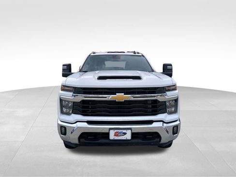 Used 2024 Chevrolet Silverado 3500 LT w/ Convenience Package image 8