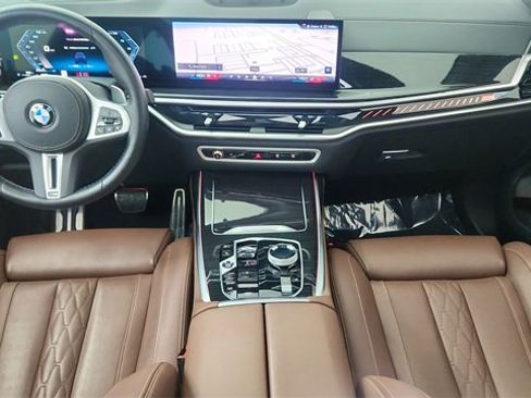 Used 2025 BMW X7 M60i image 20