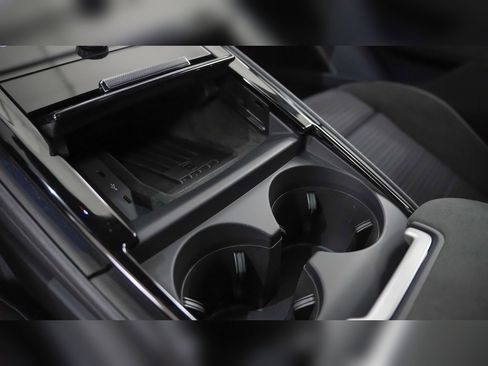 Certified 2025 Porsche Panamera 4 image 32