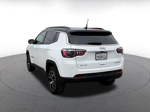 Used 2025 Jeep Compass Limited AWD/4WD image 11
