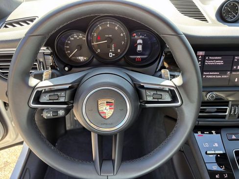 Certified 2025 Porsche Macan image 26