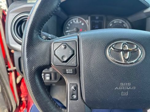 Used 2017 Toyota Tacoma TRD Sport w/ Tow Package (A/T) AWD/4WD image 18