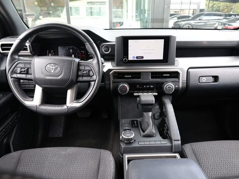 Used 2025 Toyota 4Runner SR5 AWD/4WD image 19