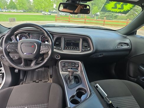 Used 2022 Dodge Challenger R/T RWD image 13