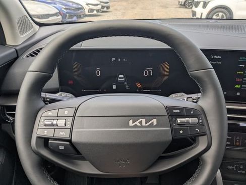 New 2026 Kia Sportage EX w/ EX Panorama Roof Package FWD image 32