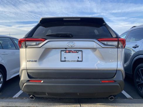 Used 2025 Toyota RAV4 LE image 5