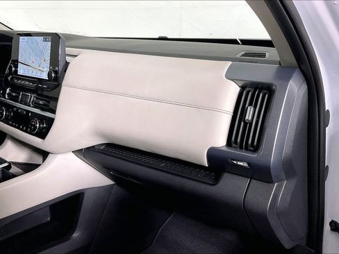 Certified 2025 Nissan Pathfinder SL image 22