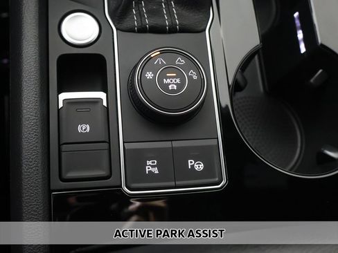 Used 2023 Volkswagen Atlas Cross Sport SEL Premium R-Line AWD/4WD image 7