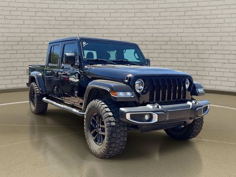 Used 2021 Jeep Gladiator Sport AWD/4WD image 3