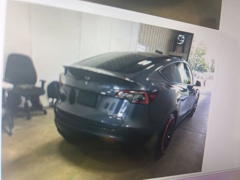 Used 2022 Tesla Model Y Performance AWD/4WD image 9