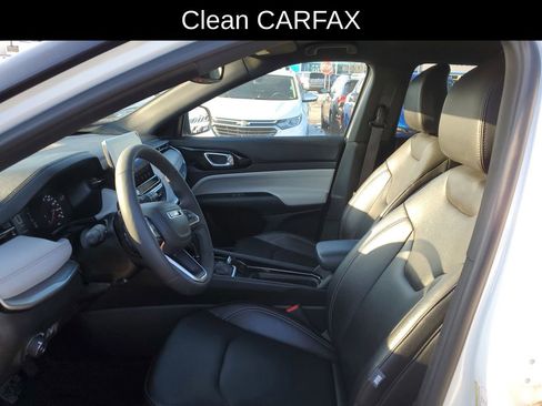 Used 2025 Jeep Compass Limited image 6