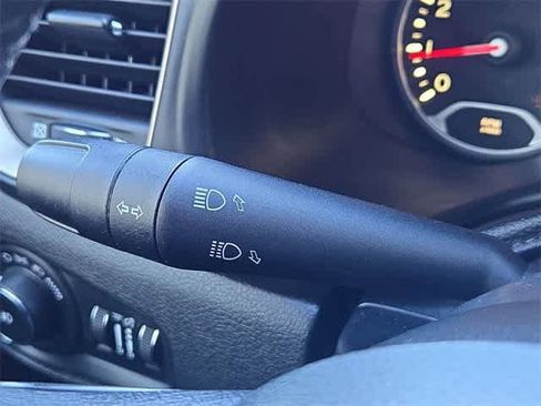 Used 2016 Jeep Renegade Latitude image 26