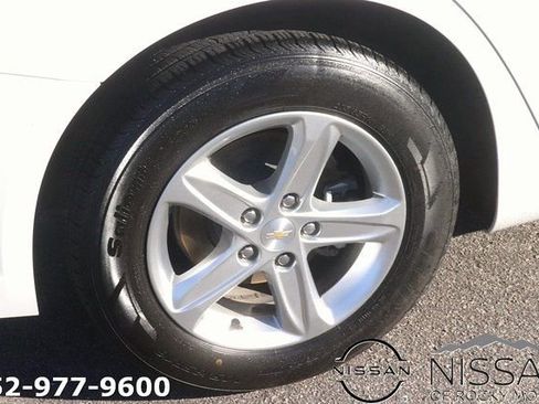 Used 2024 Chevrolet Malibu LT FWD image 8
