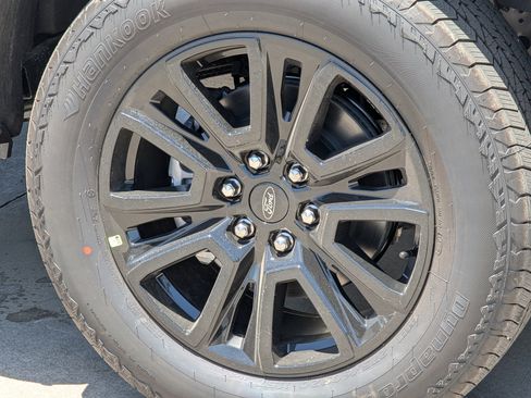 New 2025 Ford F150 Platinum w/ Equipment Group 702A High image 9