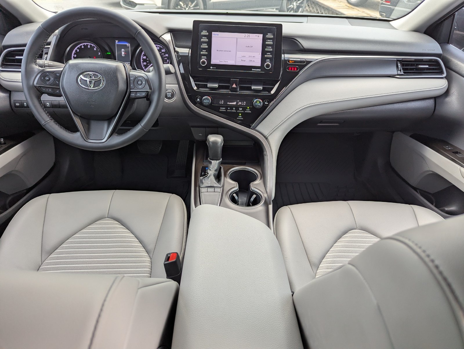 Used 2024 Toyota Camry SE w/ Convenience Package FWD image 17
