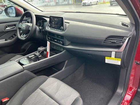 Used 2026 Nissan Rogue SV FWD image 41
