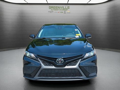 Used 2023 Toyota Camry SE image 10