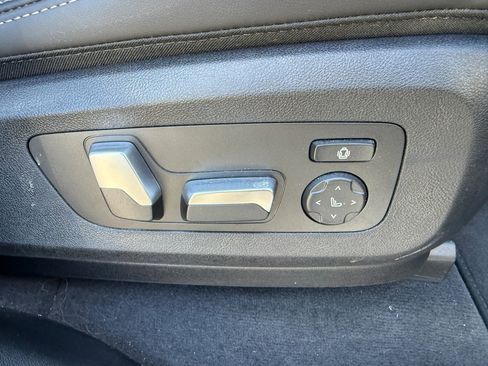 Used 2024 BMW X5 xDrive40i w/ M Sport Package image 34