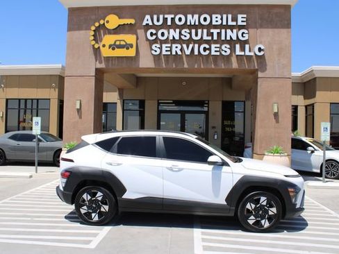Used 2025 Hyundai Kona SEL FWD image 8