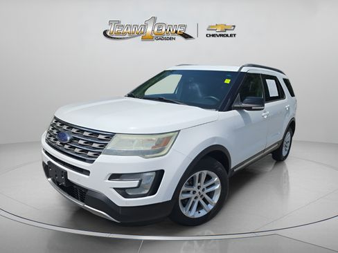Used 2016 Ford Explorer XLT w/ Equipment Group 202A FWD image 4