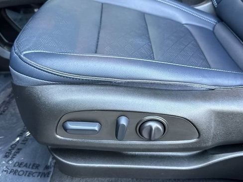 Used 2023 Chevrolet Bolt EUV Premier image 13