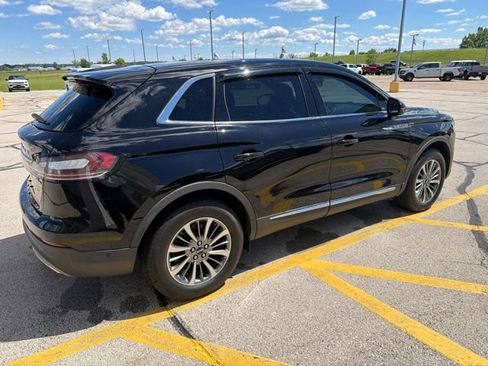 Used 2019 Lincoln Nautilus Select AWD/4WD image 5