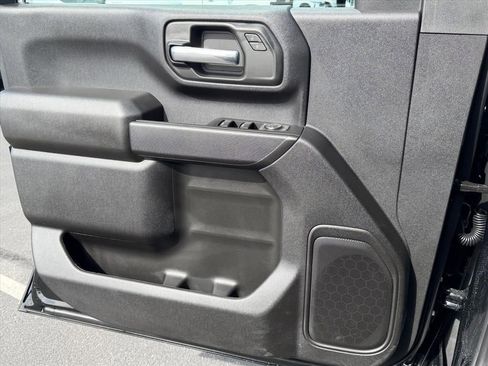 New 2026 Chevrolet Silverado 2500 Custom w/ Custom Value Package AWD/4WD image 9