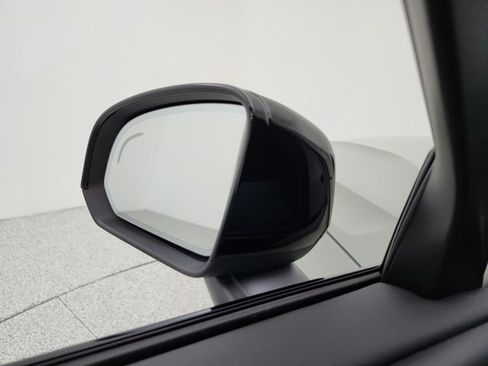 Certified 2024 Volvo XC40 B5 Core AWD/4WD image 35