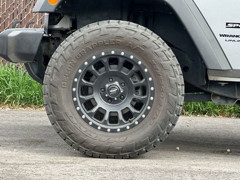 Used 2018 Jeep Wrangler Unlimited Sport S image 24