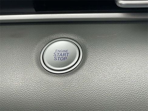 Certified 2023 Hyundai Elantra SEL image 21