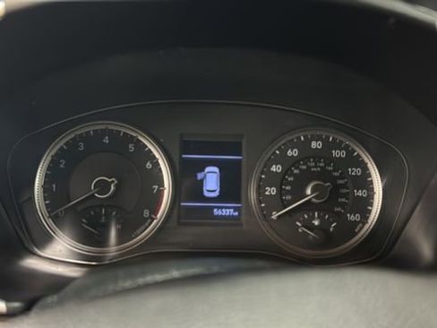 Used 2020 Hyundai Santa Fe SE FWD image 13