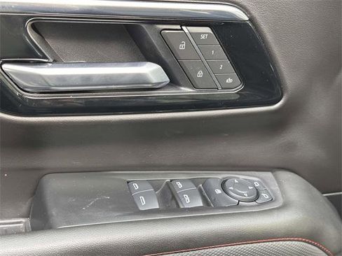 Used 2025 Chevrolet Suburban RST w/ Sun And Tow Package image 8