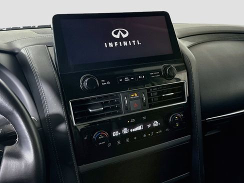 Used 2024 INFINITI QX80 Luxe AWD/4WD image 18