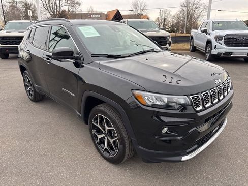 Used 2025 Jeep Compass Limited AWD/4WD image 7