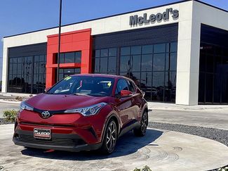 Used 2019 Toyota C-HR XLE video 1