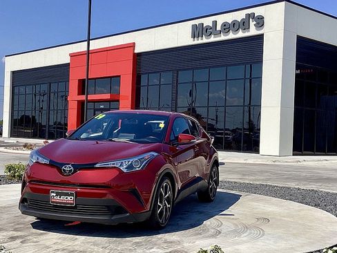 Used 2019 Toyota C-HR XLE image 1