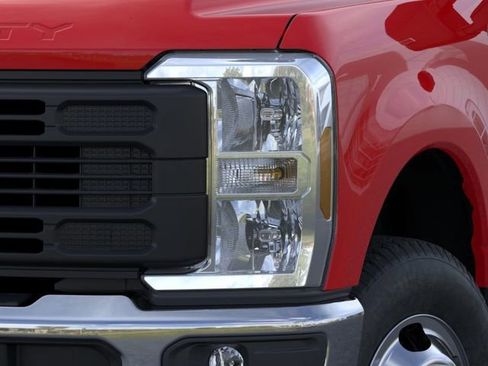 New 2026 Ford F350 XL w/ FX4 Off-Road Package AWD/4WD image 18