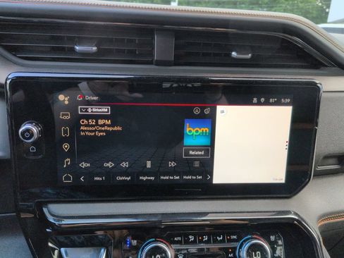 Certified 2024 GMC Sierra 1500 AT4 w/ Technology Package AWD/4WD image 10