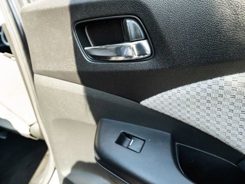 Used 2016 Honda CR-V EX image 17