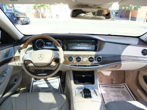 Used 2015 Mercedes-Benz S 550 Sedan image 32