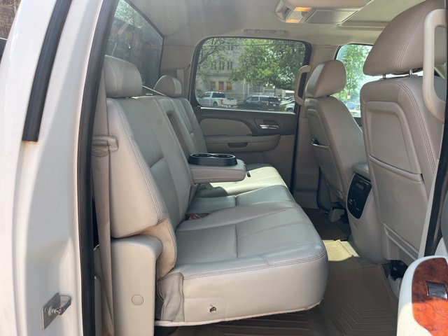 Used 2013 GMC Sierra 2500 SLT w/ Entertainment Package AWD/4WD image 14