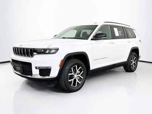 Used 2024 Jeep Grand Cherokee L Limited w/ Luxury Tech Group II image 3