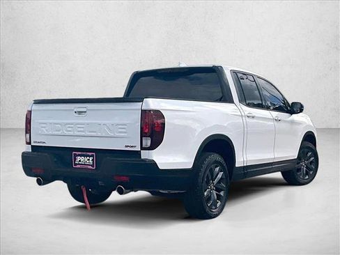 Used 2025 Honda Ridgeline Sport image 2