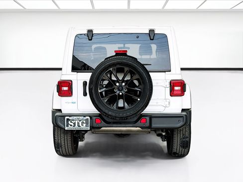 Used 2021 Jeep Wrangler Unlimited Sahara w/ Cold Weather Group AWD/4WD image 5