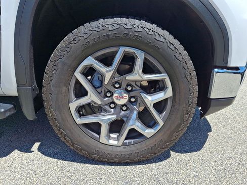 Used 2022 GMC Sierra 1500 SLT w/ SLT Premium Plus Package AWD/4WD image 26