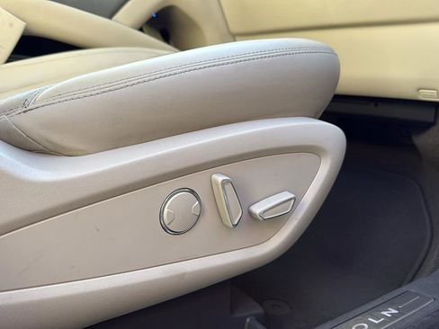 Used 2019 Lincoln Nautilus Reserve image 25