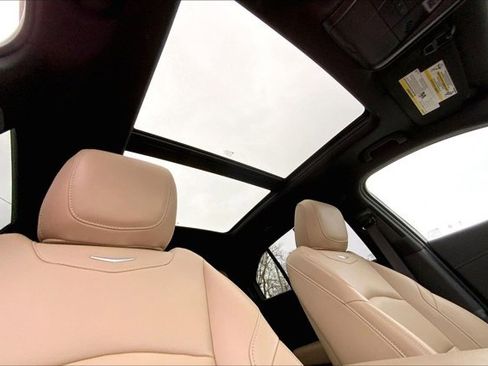 Used 2024 Cadillac XT4 Luxury w/ Cold Weather Package image 22