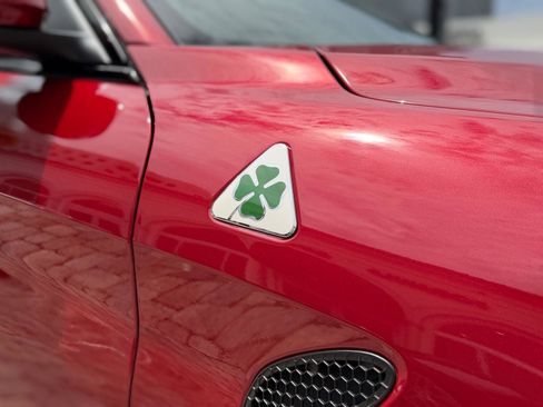 Used 2017 Alfa Romeo Giulia Quadrifoglio RWD image 9